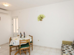 Apartments Villa Dinga - Borak - Comfort One Bedroom Apartment with Balcony and Sea View No 4